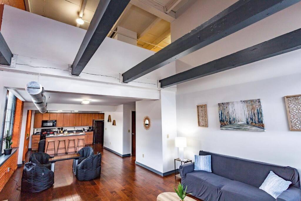 Вилла Centric Modern Loft W/ King Beds & Smart Gametable Рочестер Экстерьер фото